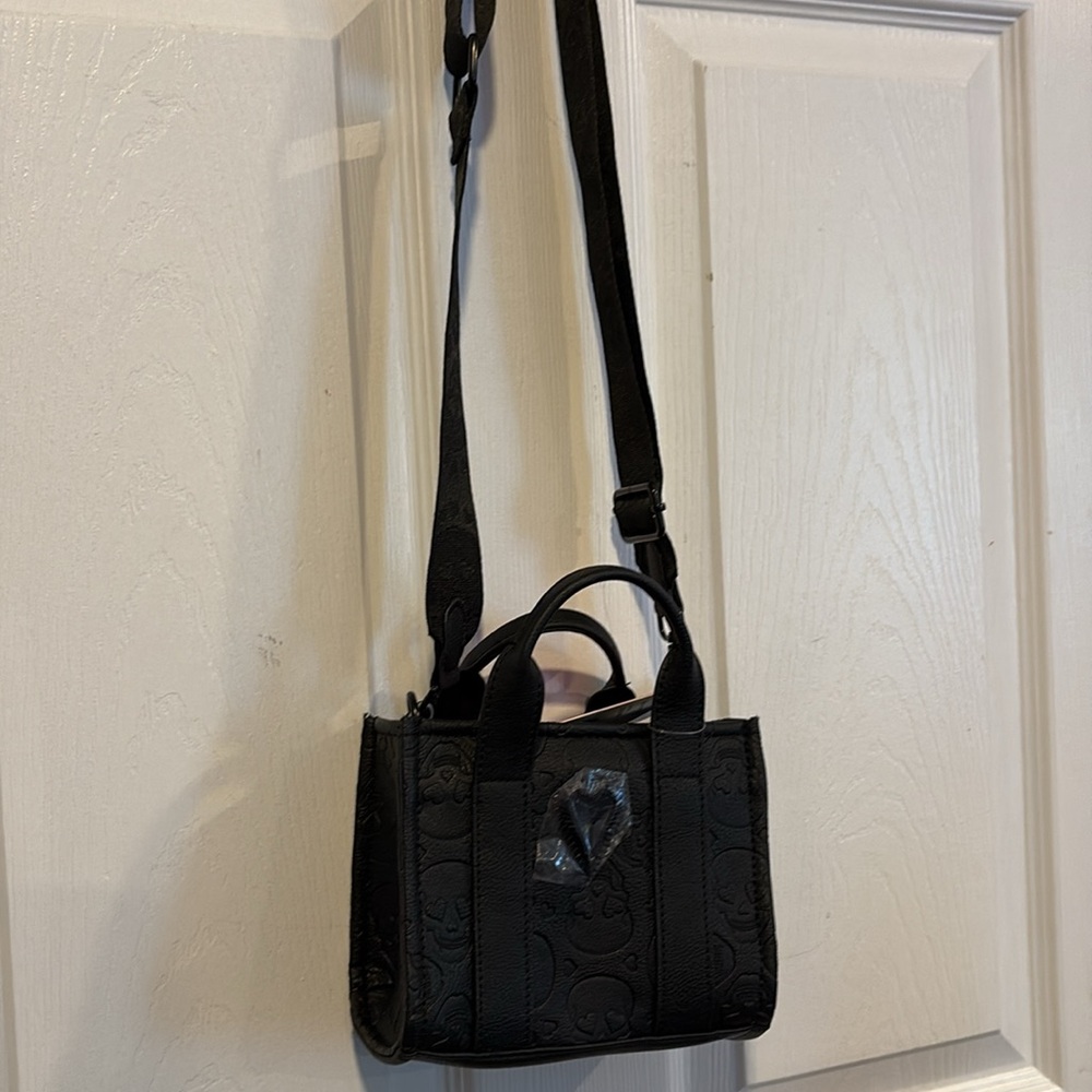 BNWT BETSEY JOHNSON Black Skull Embossed Women's Mini Crossbody Bag - Picture 6 of 9
